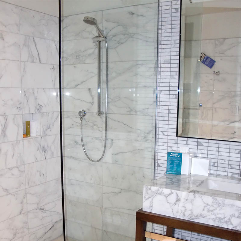 White carrara marble tile